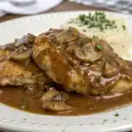 smothered chicken and gravy featured image